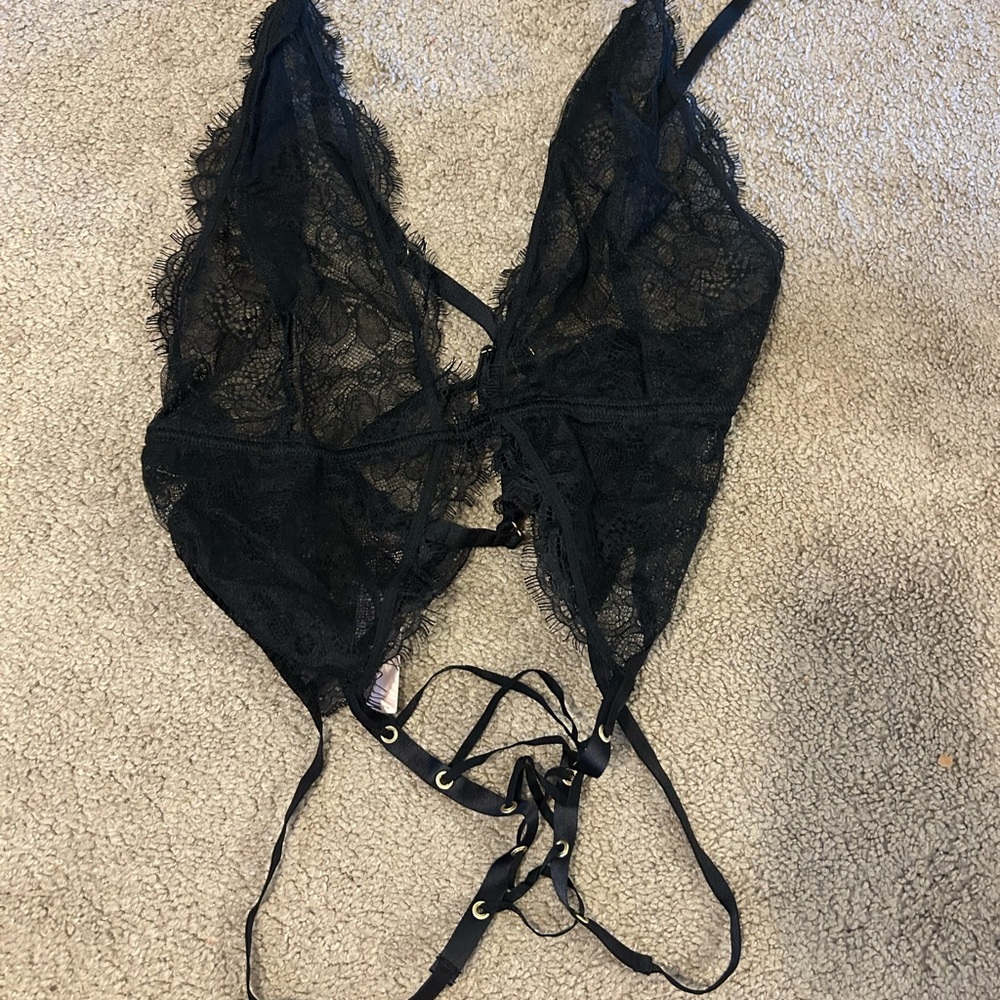 Elegant Black Lace Lingerie